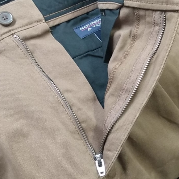 ROUNDTREE & YORKE BROWN CASUAL SHORTS NWT SIZE 34 - Picture 9 of 10